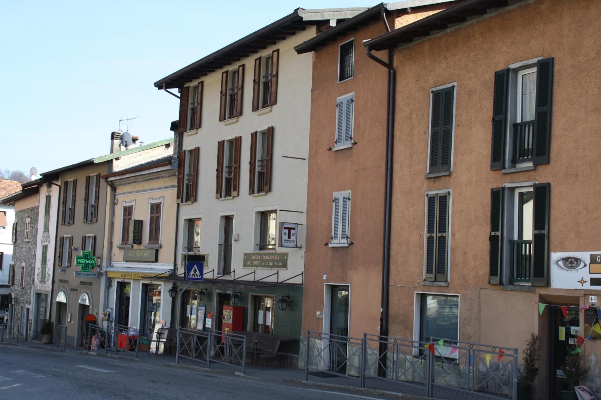 B&B Michelina Castiglione dʼIntelvi Exterior foto
